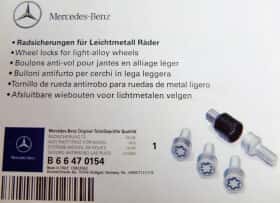 Комплект болтів-секреток із ключем Mercedes-Benz b66470154