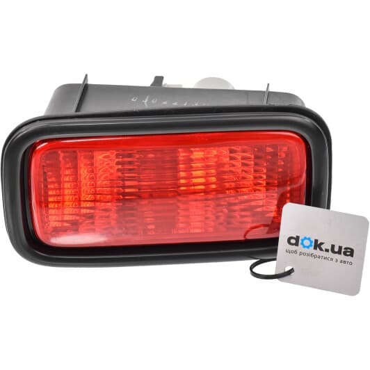 19-0611-05-2 TYC Светоотражатель для Mitsubishi Lancer