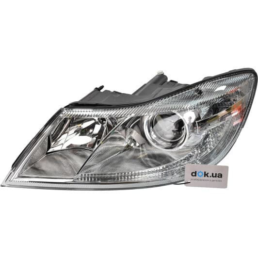 1EL 247 052-251 Behr Hella Основная фара для Skoda Octavia
