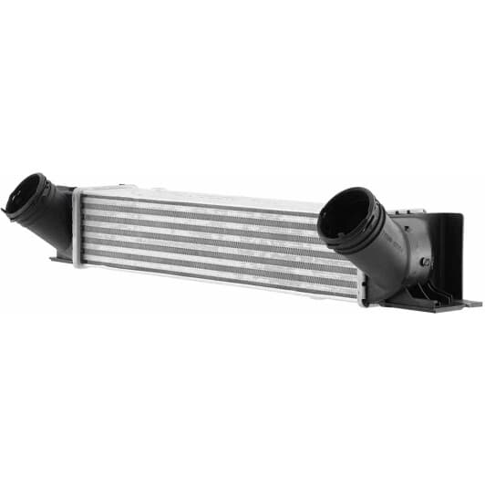 8ml366340761 Behr Hella Інтеркулер для BMW 1 Series