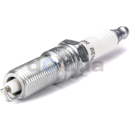 RE16MC/T04 Champion Свічка запалювання
