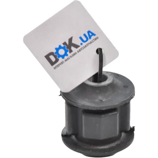 q0050057 Q-Fix Сайлентблок важеля для Mazda 323