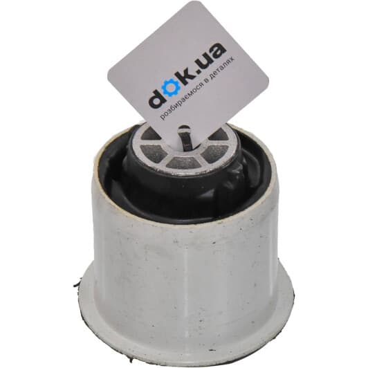 590345 Hutchinson Сайлентблок балки