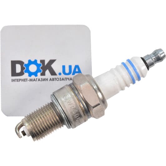 242240592 Bosch Свеча зажигания
