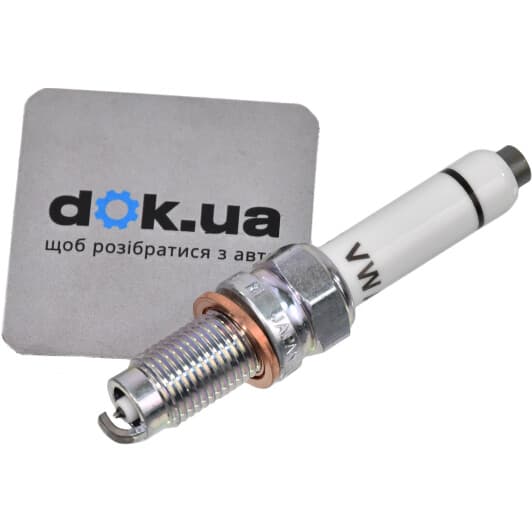 04E905601B VAG Свічка запалювання