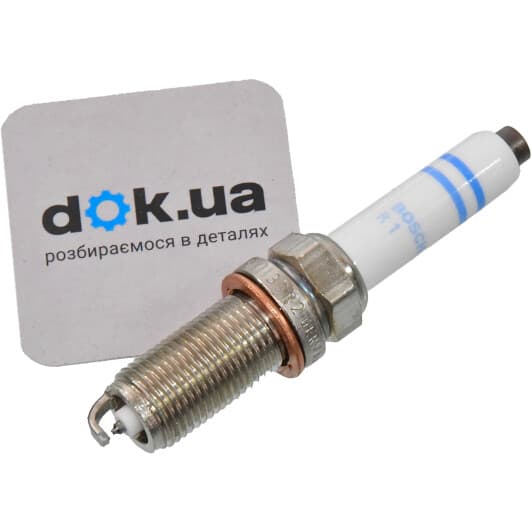 0241245677 Bosch Свеча зажигания