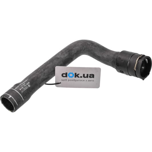 8D0121101K VAG Патрубок радіатора системи охолодження двигуна