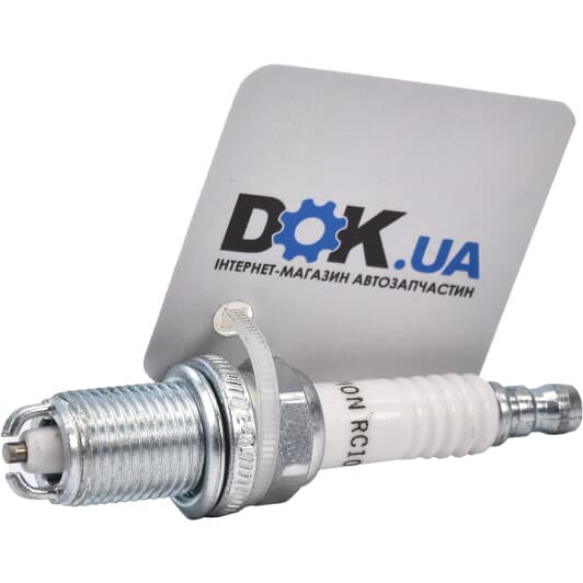 OE019/R04 Champion Свічка запалювання