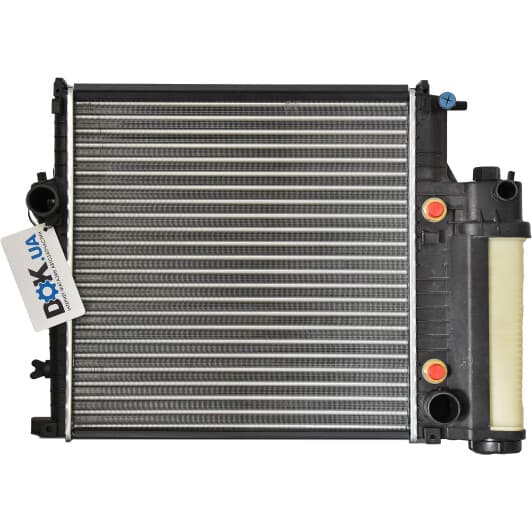 TP1560623A Tempest Радіатор охолодження двигуна