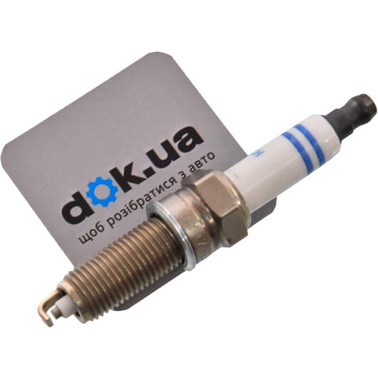 0 242 135 527 Bosch Свічка запалювання