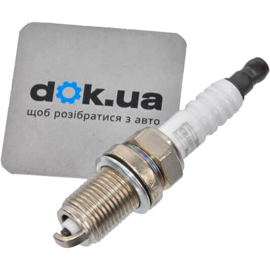 OE033/T10 Champion Свеча зажигания