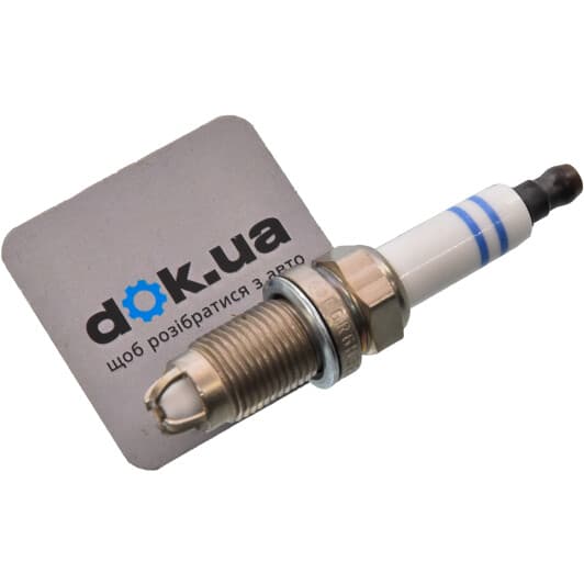 0 242 240 590 Bosch Свічка запалювання