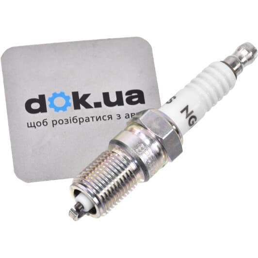 3712 NGK Свеча зажигания