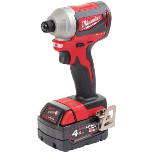 Шуруповерт аккумуляторный Milwaukee M18 CBLID-402C (2 аккумулятора + ЗУ + чехол)