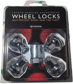 Комплект гаек-секреток с ключом Toyota PT27660070