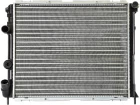 Радіатор охолодження двигуна Радіатор охолодження двигуна