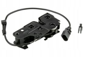 Замок капота