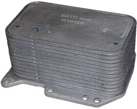 Оливний радіатор двигуна