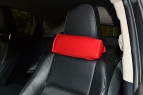 Подушка-подголовник Kerdis "Валик" красный без логотипа 4820198830854