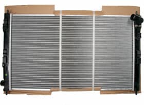 Радіатор охолодження двигуна