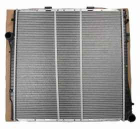 Радиатор охлаждения двигателя Радиатор охлаждения двигателя