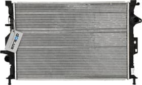 Радіатор охолодження двигуна Радіатор охолодження двигуна