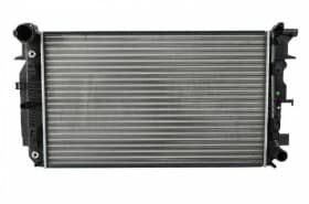 Радіатор охолодження двигуна Радіатор охолодження двигуна