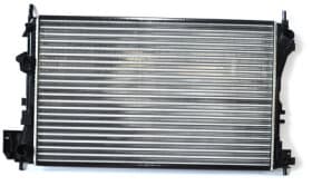 Радіатор охолодження двигуна Радіатор охолодження двигуна