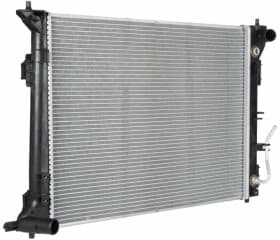 Радіатор охолодження двигуна Радіатор охолодження двигуна