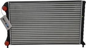 Радиатор охлаждения двигателя