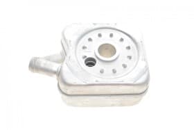 Оливний радіатор двигуна