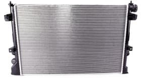 Радиатор охлаждения двигателя
