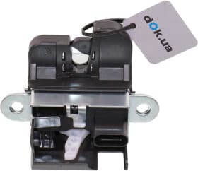 Замок двери багажника