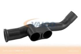 Патрубок клапанної кришки