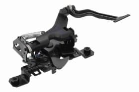 Замок капота