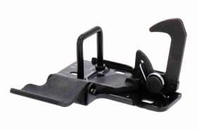 Замок капота