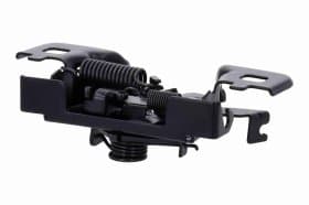 Замок капота