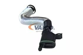 Патрубок клапанной крышки