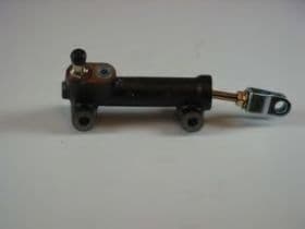 Головний циліндр зчеплення