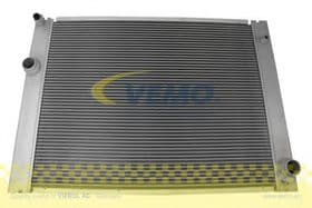 Радиатор охлаждения двигателя