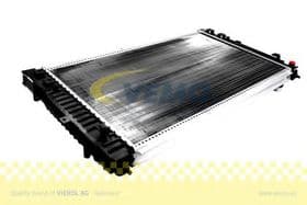 Радіатор охолодження двигуна Радіатор охолодження двигуна