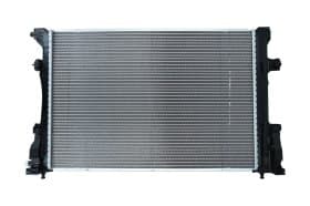 Радиатор охлаждения двигателя