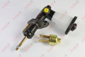 Головний циліндр зчеплення