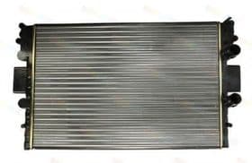 Радиатор охлаждения двигателя
