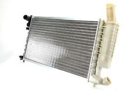 Радиатор охлаждения двигателя