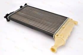 Радиатор охлаждения двигателя