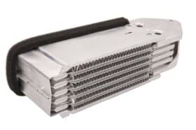 Оливний радіатор двигуна