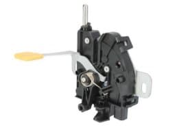 Замок капота