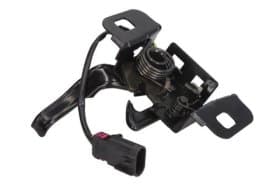 Замок капота