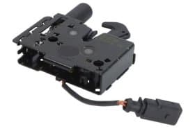 Замок капота